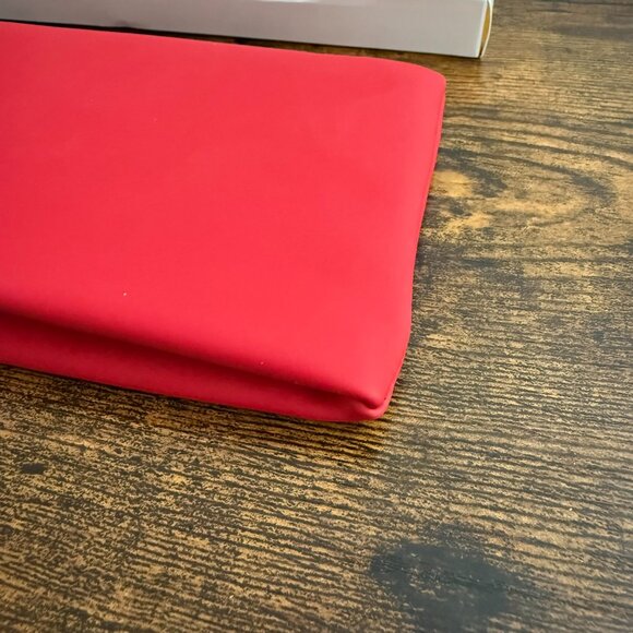 DIOR Beauty Red and Black Metal Zipper Pouch New - Limited Edition - Picture 4 of 5